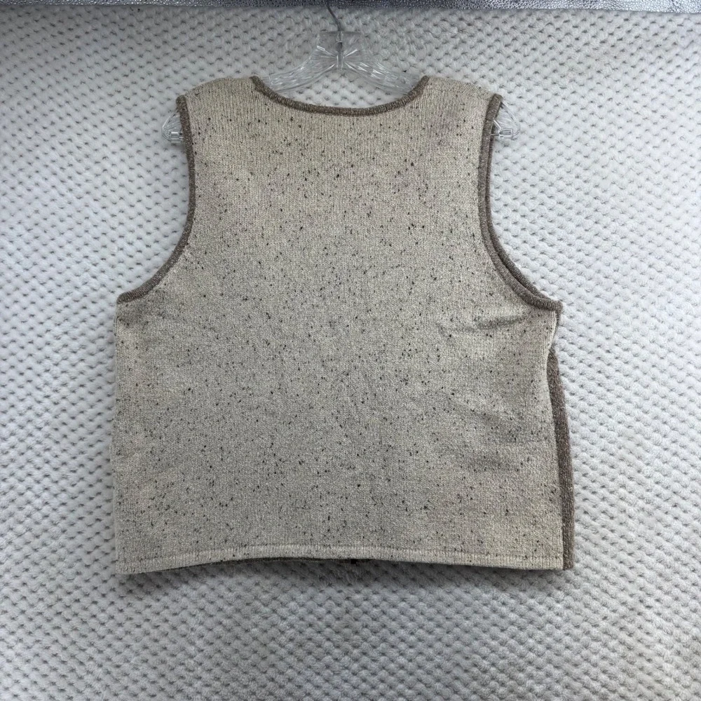 Teddi Petite flecked features